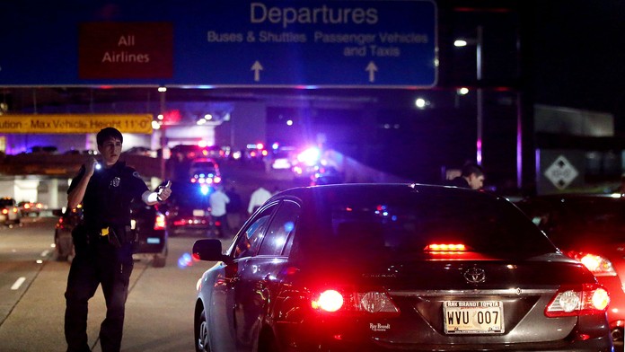 Situácia po útoku na letiku v New Orleans.