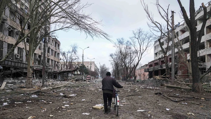 Mariupol už viac neexistuje, pripomína zničené sýrske Aleppo