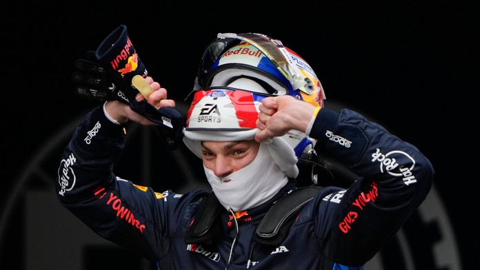 Kvalifikácia na VC Číny pre Verstappena, 100. pole position Red Bullu