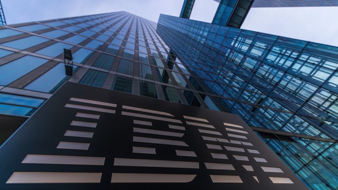 Smrteľne chorý muž žaluje firmu: V práci sa neukázal 15 rokov, teraz žiada zvýšenie platu