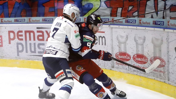 Štvorgólový Buček zabezpečil Nitre bod v bláznivom dueli. Nové Zámky definitívne opúšťajú extraligu