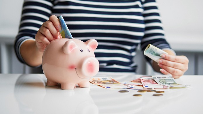 Kim Kardashian West počas príchodu na NBC Universal Network 2017