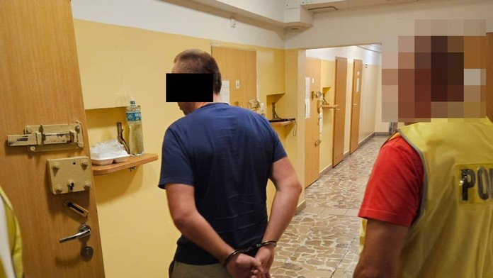 Tragédia v Poľsku: Muža, ktorý pred domom čakal príbuzných, zastrelil poľovník. Pomýlil si ho s diviakom