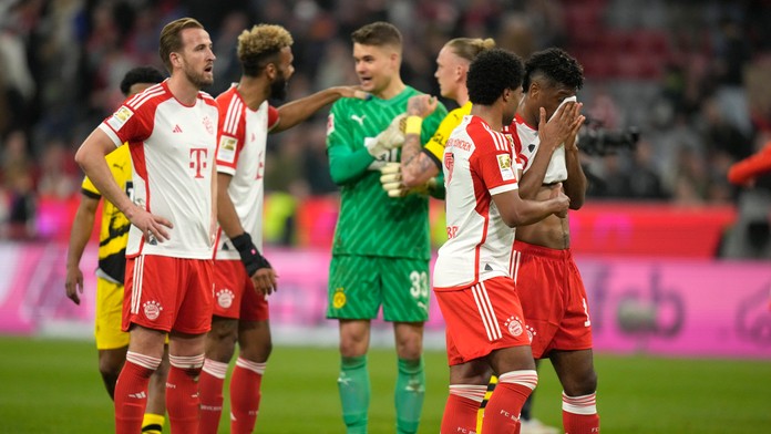 Sklamaní hráči Bayernu Mníchov.