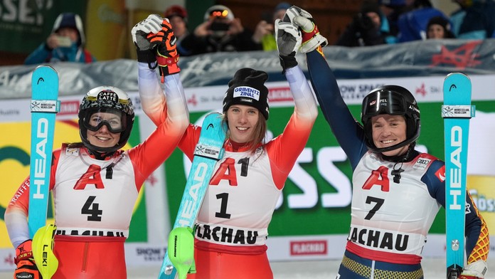 Švajčiarka Camille Rastová predviedla skvelý posun a ovládla slalom vo Flachau. Dostala sa na čelo disciplíny