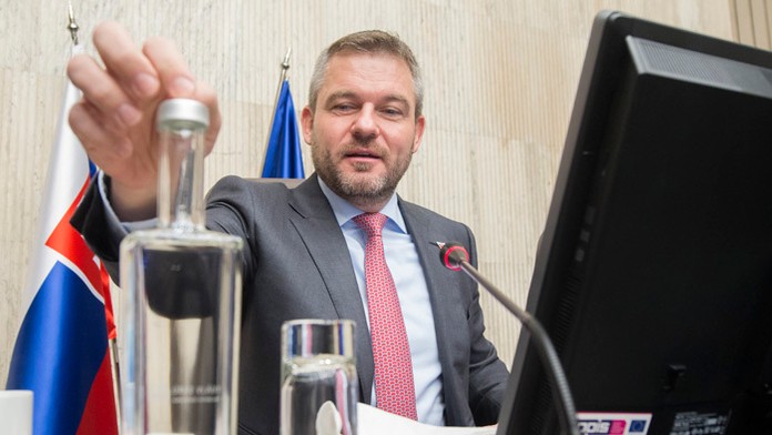 Manželia sa už tešia zo svojho synčeka doma. 