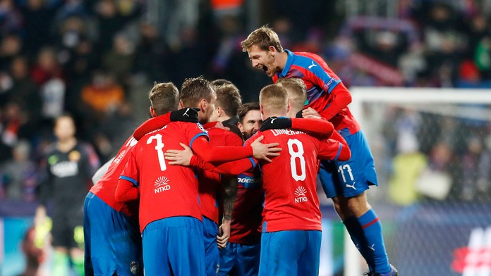 Radosť hráčov Plzne po triumfe v dueli LM proti AS Rím.