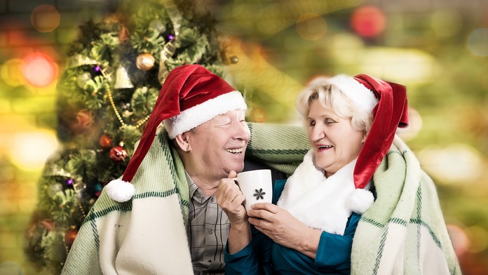 Starší ľudia na Vianoce - ilustračná snímka.