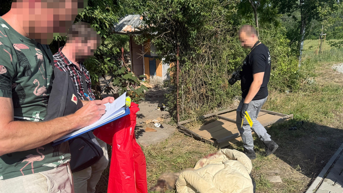 Muž ubil sučku drevenou nohou od stoličky. Za usmrtenie šteňaťa mu hrozia tri roky za mrežami