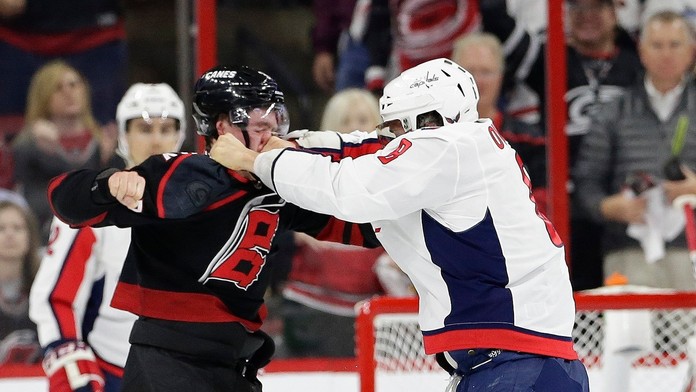 Hľadanie zbrane vo Váhu pri Kollárove, ktorou mal byť údajne zavraždený Ján Kuciak.