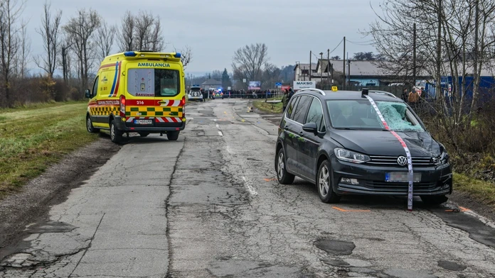 Rozbitá cesta. 