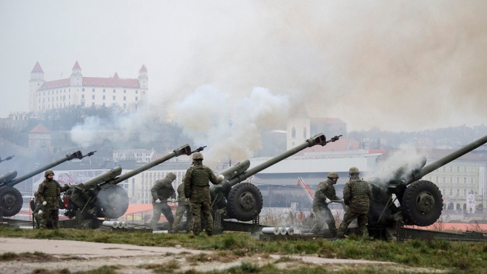 Salvy na nábreží Dunaja.