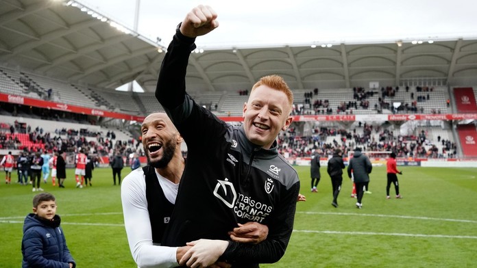 Trénerský zázrak nemá ani licenciu, iba hrával počítačovú hru. Dnes ťahá úžasnú sériu v Ligue 1