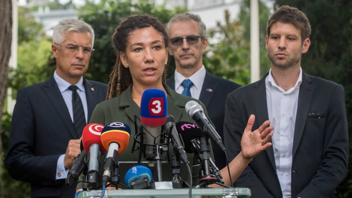 Slovenskí europoslanci v liste odmietli vyjadrenia R. Fica.