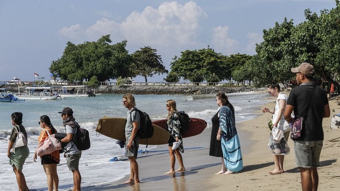 Na Bali sa stratili dvaja turisti z Nemecka a Rakúska
