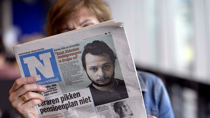 Fotografia Salaha Abdelsama z väzenia, ktorú získal a zverejnil flámsky denník Het Nieuwsblad.