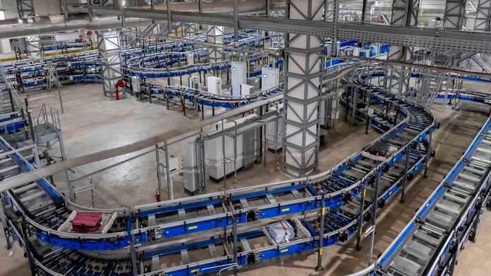 Nočná mora rodičov: Dieťa na letisku „uniesol“ do útrob terminálu batožinový pás