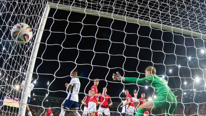 Čierna škvrna na zápase ME do 21 rokov v Dunajskej Strede. Po stretnutí mali fyzicky napadnúť anglického fanúšika