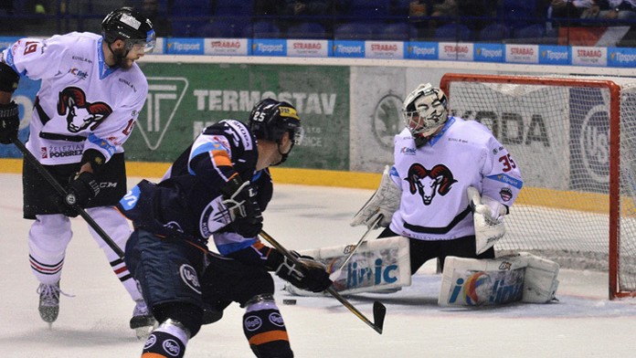 V Osturni sa nakrúcal film Noční jazdci a tu sa zoznámili Hana Gregorová a Radoslav Brzobohatý.