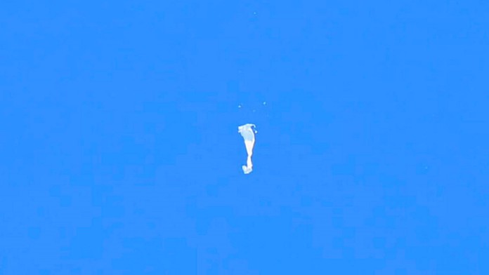 GALÉRIA A VIDEO: USA zostrelili nad Atlantickým oceánom čínsky špionážny balón. Čína sa už vyhráža odvetou