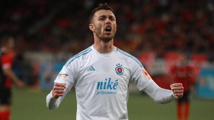 Návrat Čavriča? So Slovanom odletel na Ligu majstrov. Kmotríkovi už v lete vravel, že by rád prišiel späť