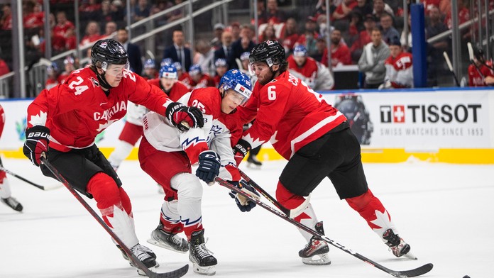 Zo semifinálového súboja Česko - Kanada.