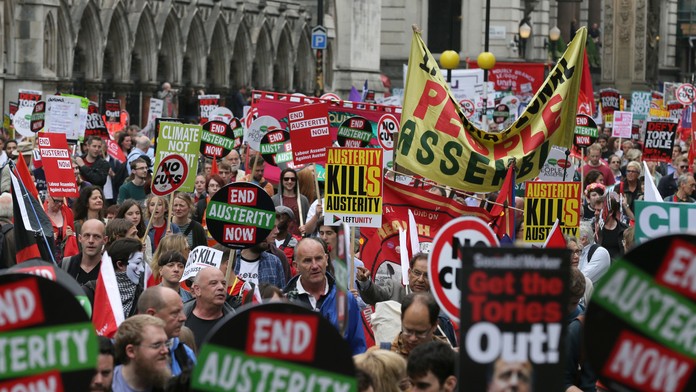Protesty proti úsporným opatreniam v Londýne