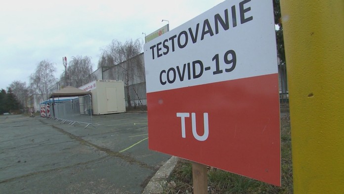 Lucia rieši Marekove problémy. Petru chce dostať z bytu za každú cenu. 