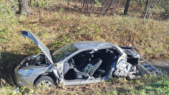 Vážna nehoda v Trnavskom kraji. Zrazili sa autobus a osobné auto