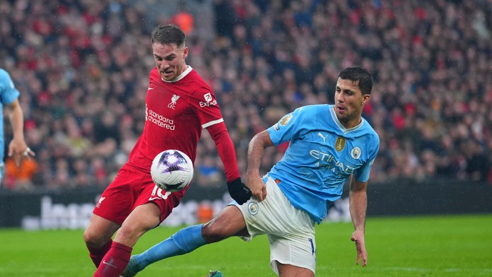 Šláger medzi Liverpoolom a City „vyhral“ Arsenal. Špica Premier League nemôže byť zamotanejšia