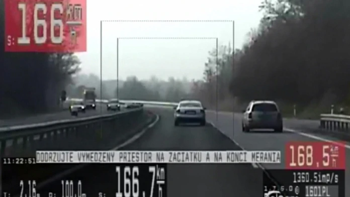 Záznam z policajnej kamery.