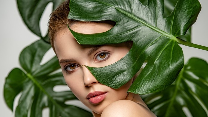 Dermokozmetika na pigmentové škvrny – ako bojovať s nadmernou pigmentáciou a rozjasniť pokožku?