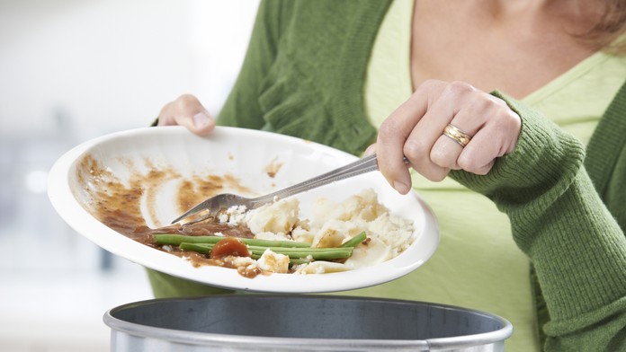 Vyhadzovanie jedla - ilustračná foto