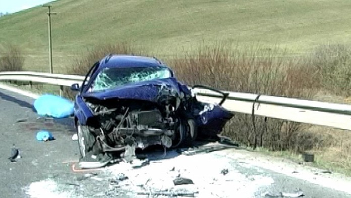 Čelná zrážka dvoch áut pri Fige