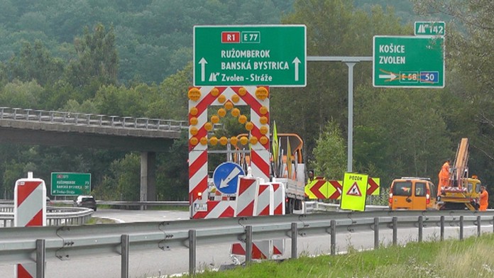 Zatvorená R2 smerom do Zvolena.