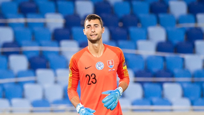 Na snímke brankár Dominik Greif počas zápasu  futbalovej Ligy národov Slovensko - Česko.