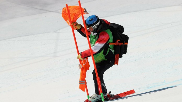 Mužský zjazd pre silný vietor preložili na pondelok.