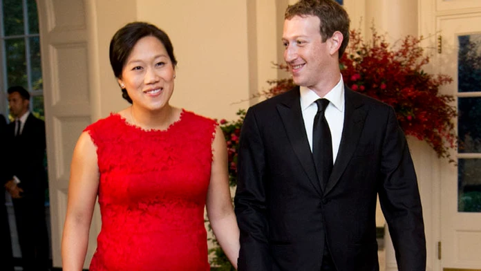 Šéf sociálnej siete Facebook Mark Zuckerberg a jeho manželka Priscilla Chanová.