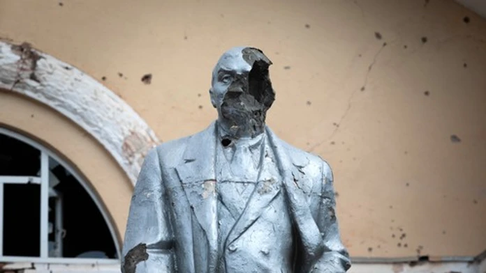 Rusko chce trestať aj poškodzovanie sovietskych vojnových pamätníkov v zahraničí