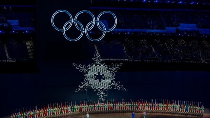Prezident pekingského organizačného výboru Cchaj Čchi reční počas otváracieho ceremoniálu ZOH 2022.