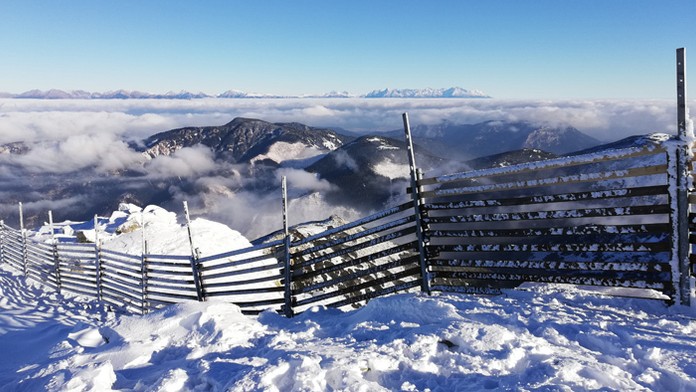 Vrchol Chopku v nadmorskej výške viac ako 2000 metrov bol dejiskom oficiálneho otvorenia zimnej sezóny na Liptove.