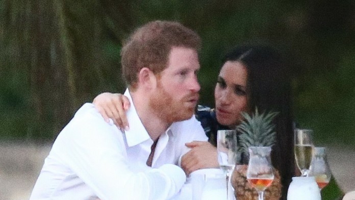 V britskej kráľovskej rodine sa schyľuje k svadbe. Alžbeta II. povolila Harrymu zásnuby