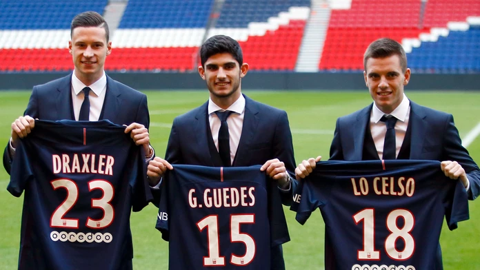 Nové posily PSG - zľava Julian Draxler, Goncalo Guedes a Giovani Lo Ceslo, ktorý sa vrátil z hosťovania.