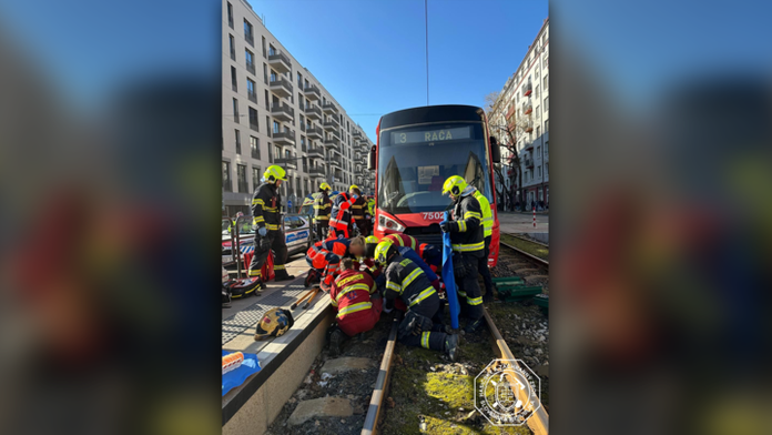 Nehoda človeka a električky.