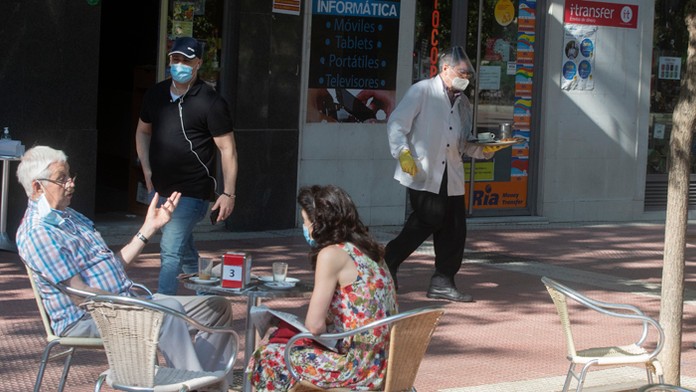 Novovykopané masové hroby na cintoríne Vila Formosa v Sao Paule. 