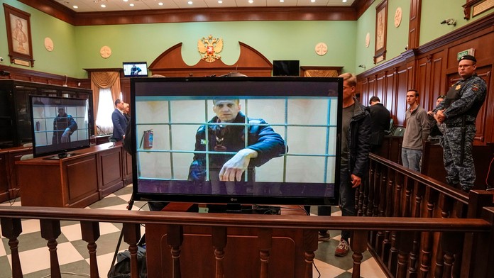 Navaľnyj o šialených podmienkach vo väzení: O každom zo spoluväzňov by sa dala napísať kniha