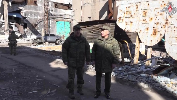 Ruský minister obrany Sergej Šojgu navštívil ukrajinskú frontovú líniu