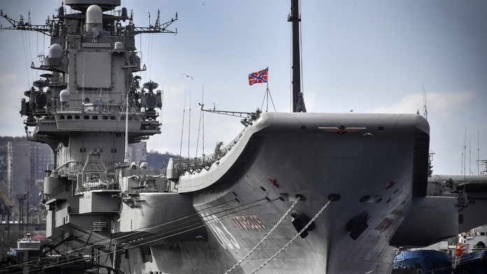 Na jedinej ruskej lietadlovej lodi vypukol požiar