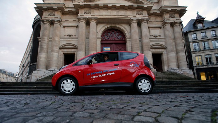 Utilib, auto na elektrický pohon, ktoré je určené skôr na prepravu tovaru, ako cestujúcich odprezentovali v Paríži.