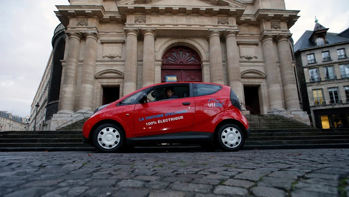 Utilib, auto na elektrický pohon, ktoré je určené skôr na prepravu tovaru, ako cestujúcich odprezentovali v Paríži.